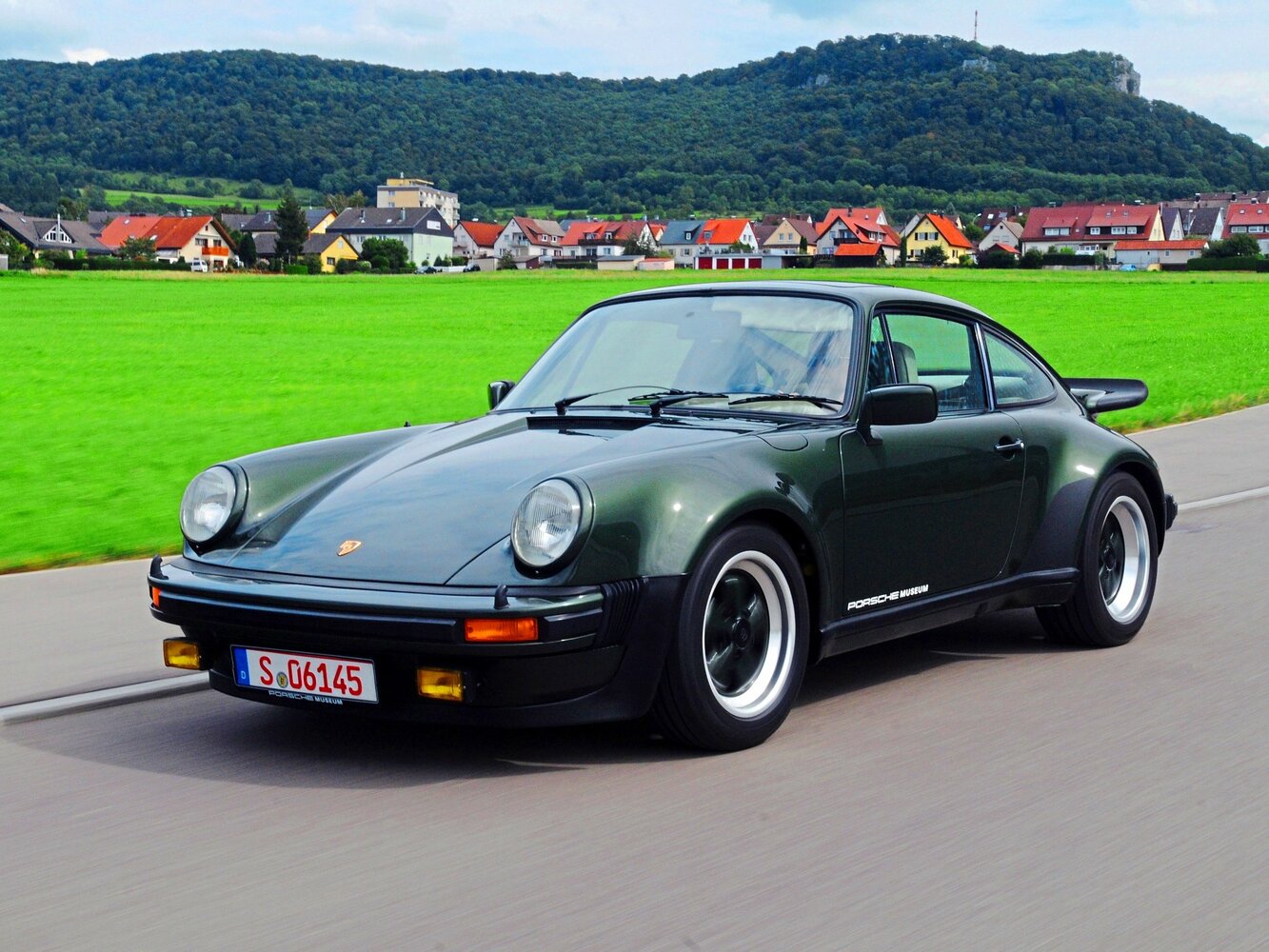 911