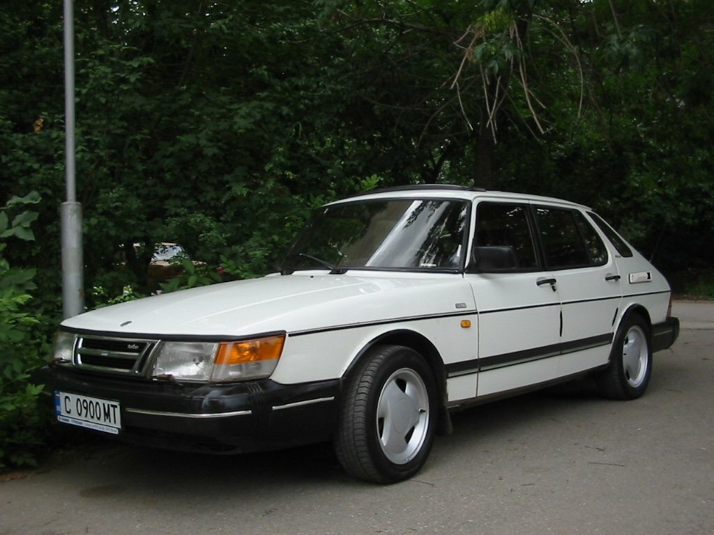 900