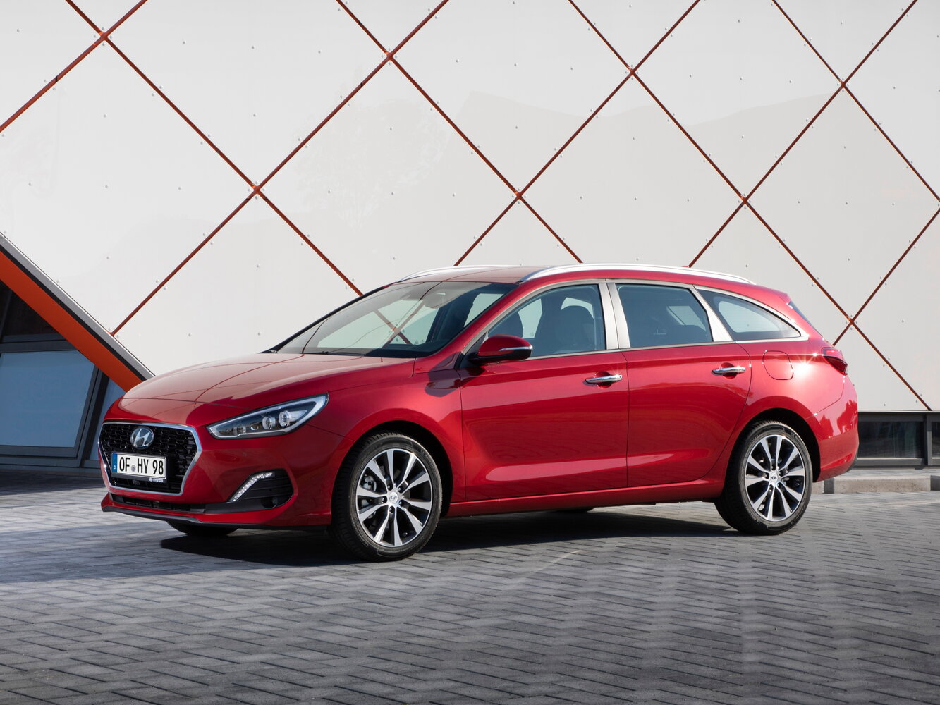 i30