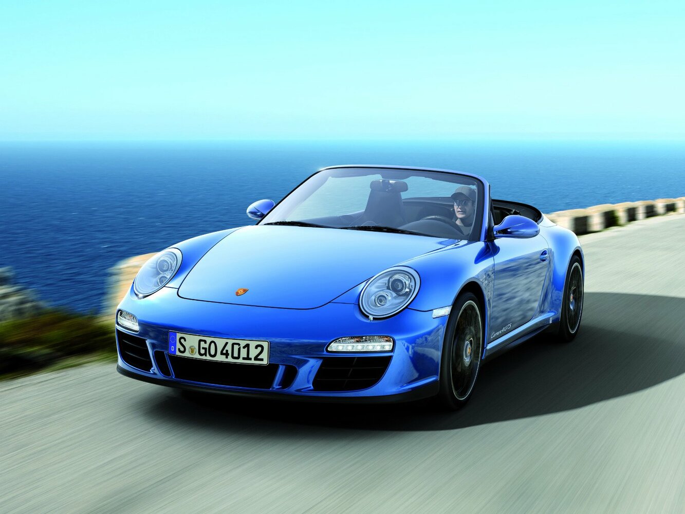 911