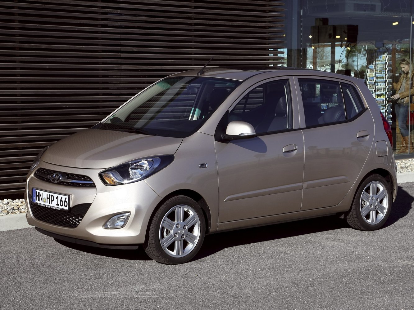 i10