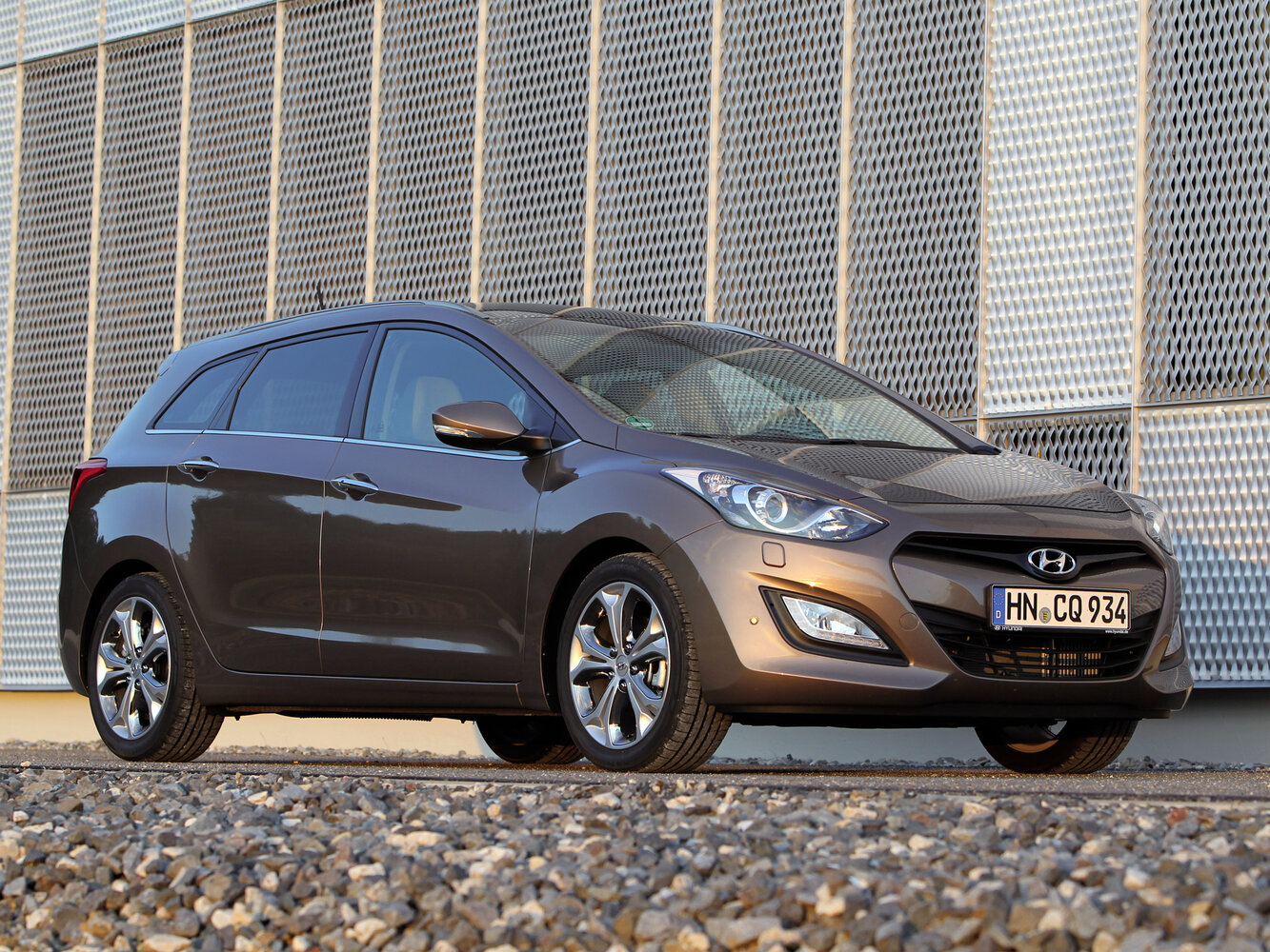 i30